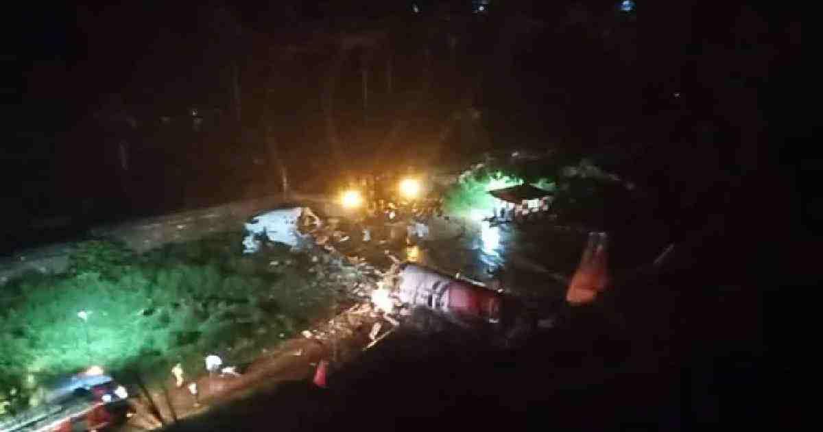 Plane crash , DGCA , Directorate General of Civil Aviation , Kozhikode Calicut International Airport , India , Air India Express , India Plane crash , Plane crash in Kerala